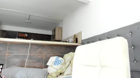 thumb up me please its important online show from 10, 1, 2026