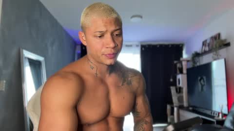 Snapshot of diagostone chatting on 13, 10, 2025 Diego online show from 13, 10, 2025