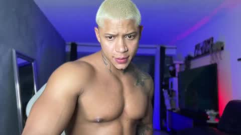 Snapshot of diagostone chatting on 5, 11, 2025 Diego online show from 5, 11, 2025