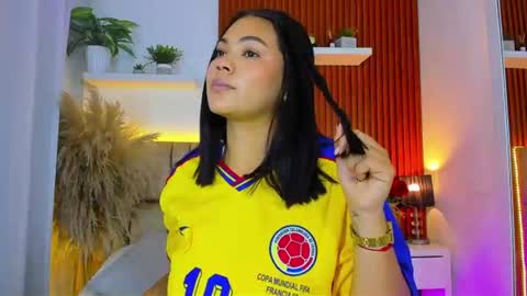 diamond_canela online show from 4, 7, 2026