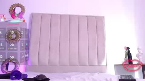 diamond_rose_as online show from 4, 7, 2026