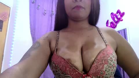 Snapshot of diamondd_gold chatting on 17, 6, 2026 diamondd_gold online show from 17, 6, 2026