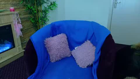 Diamond Milf online show from 27, 6, 2026