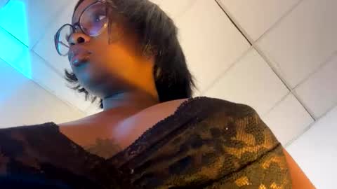 Snapshot of dianablackgirl chatting on 23, 10, 2025 dianablackgirl online show from 23, 10, 2025
