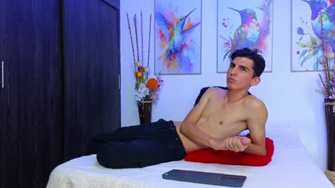 Snapshot of dianayleo chatting on 12, 12, 2024 Ana Leo online show from 12, 12, 2024