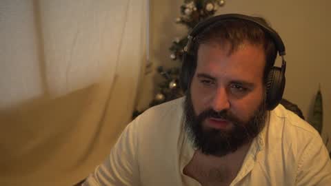 Snapshot of dicristalino chatting on 4, 12, 2024 Cristian Dipolino online show from 4, 12, 2024