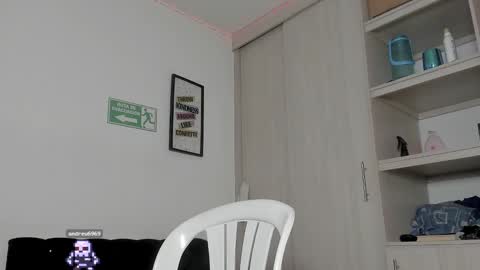 Snapshot of diegsz_ chatting on 28, 1, 2025 diego online show from 28, 1, 2025