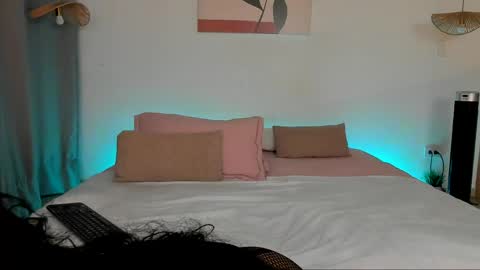 Dilarahkesh  online show from 4, 4, 2026