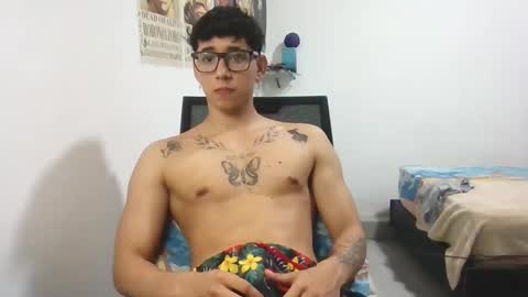 Snapshot of dillom420 chatting on 5, 3, 2025 dillom420 online show from 5, 3, 2025