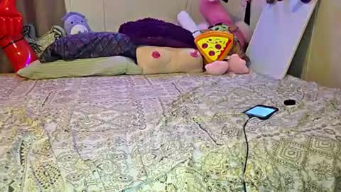 Snapshot of dimepiecexxx chatting on 5, 7, 2026 Sofie online show from 5, 7, 2026