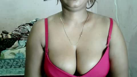 Snapshot of dimple_love chatting on 22, 7, 2026 dimple_love online show from 22, 7, 2026