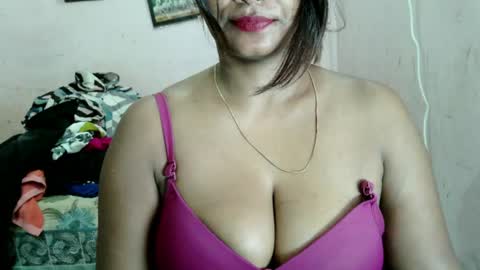 Snapshot of dimple_love chatting on 28, 7, 2026 dimple_love online show from 28, 7, 2026