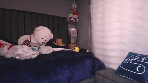 dirty_27cms online show from 15, 1, 2025