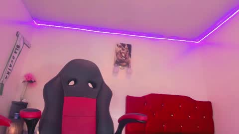 Naomy  online show from 18, 1, 2025