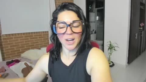 Snapshot of disneey2888 chatting on 8, 6, 2026 disneey2888 online show from 8, 6, 2026