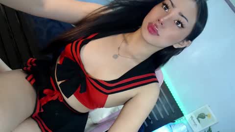Snapshot of disneycum69_bella chatting on 4, 3, 2025 disneycum69_bella online show from 4, 3, 2025