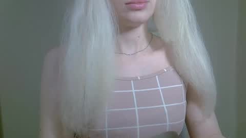 DitaMilton online show from 15, 10, 2025