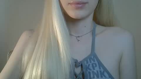 Snapshot of ditamilton chatting on 9, 6, 2026 DitaMilton online show from 9, 6, 2026