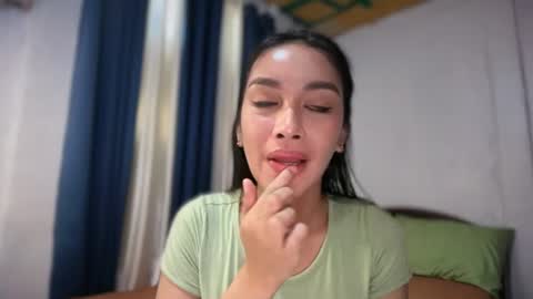 Snapshot of divina_graciaxx chatting on 25, 6, 2026 DIVINA online show from 25, 6, 2026