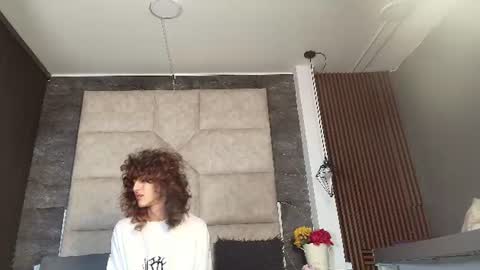 Snapshot of divine____ chatting on 15, 6, 2026 DIVINE online show from 15, 6, 2026