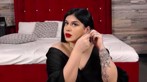 Snapshot of divinearia chatting on 9, 11, 2025 Aria online show from 9, 11, 2025