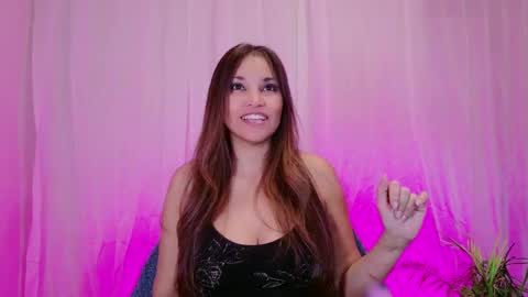 DivineLynn online show from 19, 1, 2025