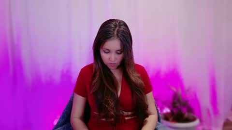 DivineLynn online show from 28, 1, 2025