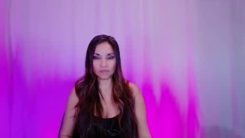 DivineLynn online show from 2, 2, 2025