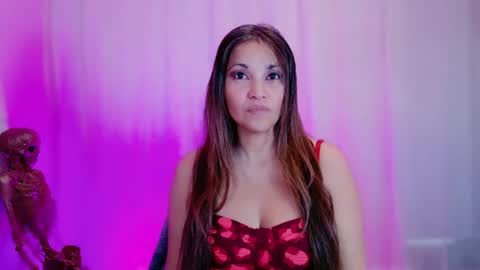 DivineLynn online show from 4, 2, 2025