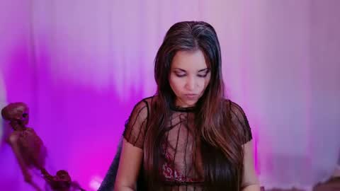 DivineLynn online show from 9, 2, 2025