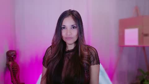 DivineLynn online show from 22, 2, 2025