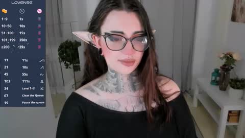 dixipixi_ online show from 27, 9, 2025