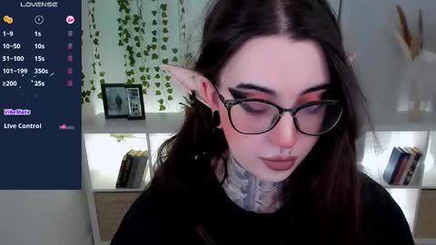 dixipixi_ online show from 11, 10, 2025