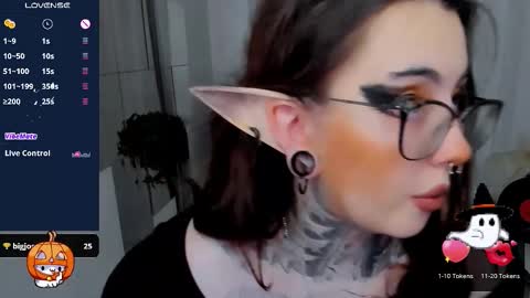 dixipixi_ online show from 14, 11, 2025