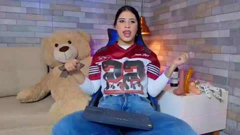 Snapshot of dixypalmer chatting on 8, 7, 2026 DixyPalmer online show from 8, 7, 2026