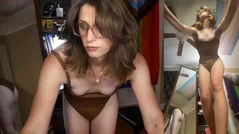 Snapshot of dixyrae chatting on 8, 10, 2025 Rae online show from 8, 10, 2025