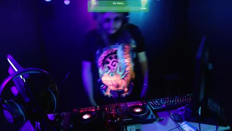 Snapshot of dj_capitain_claw chatting on 30, 1, 2025 Adrian Arturo online show from 30, 1, 2025