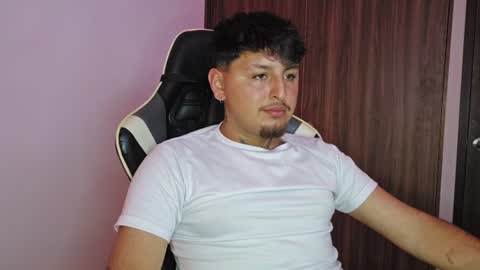 Snapshot of djsex_yerknox chatting on 11, 6, 2026 yerknox online show from 11, 6, 2026