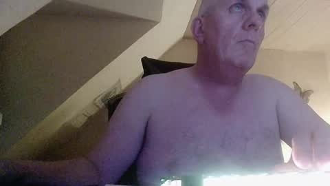Snapshot of doggy2629 chatting on 22, 10, 2025 doggy2629 online show from 22, 10, 2025