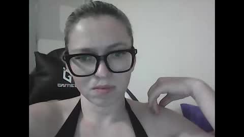 Snapshot of dolce_tempt chatting on 1, 12, 2025 dolce_tempt online show from 1, 12, 2025