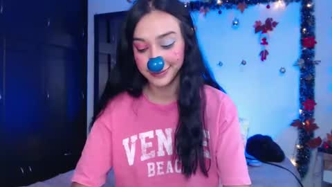 Snapshot of dolceclown_ chatting on 4, 12, 2024 dolceclown_ online show from 4, 12, 2024