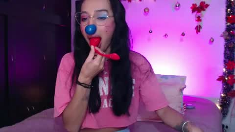 Snapshot of dolceclown_ chatting on 5, 12, 2024 dolceclown_ online show from 5, 12, 2024