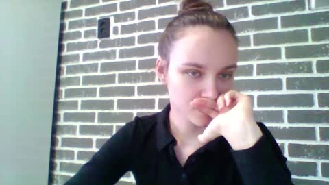 Snapshot of dolcezza_ chatting on 9, 4, 2026 dolcezza_ online show from 9, 4, 2026