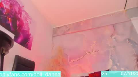 Snapshot of doll_danna chatting on 7, 11, 2025 Luciana My online show from 7, 11, 2025
