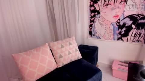 Roxana  independent model can you help me reach 100 hands up uwu online show from 17, 3, 2026