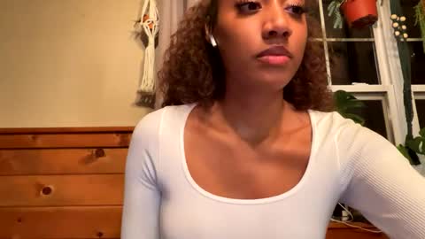 Princess DollfaceBeauty online show from 5, 10, 2025