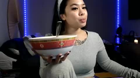 DOLLLFACE online show from 27, 12, 2024