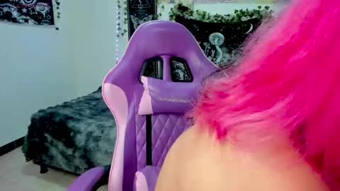 dolly_bones online show from 18, 10, 2025