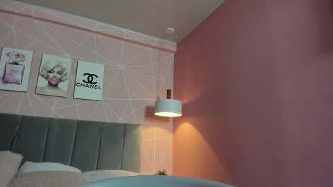 Call me Zoe  online show from 16, 9, 2025