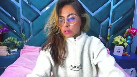 Snapshot of dollyjuicy1 chatting on 28, 2, 2025 dollyjuicy1 online show from 28, 2, 2025